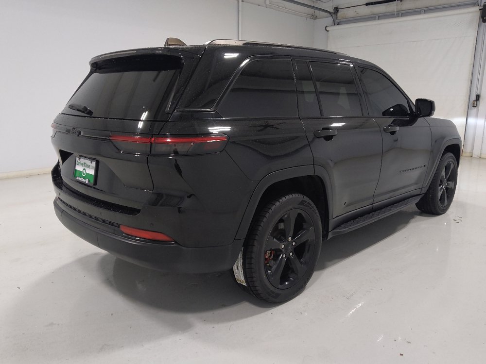 Used 2023 Jeep Grand Cherokee Altitude AWD/4WD image 9