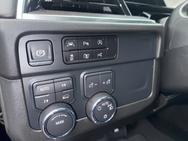 Used 2025 Chevrolet Tahoe LT AWD/4WD image 18