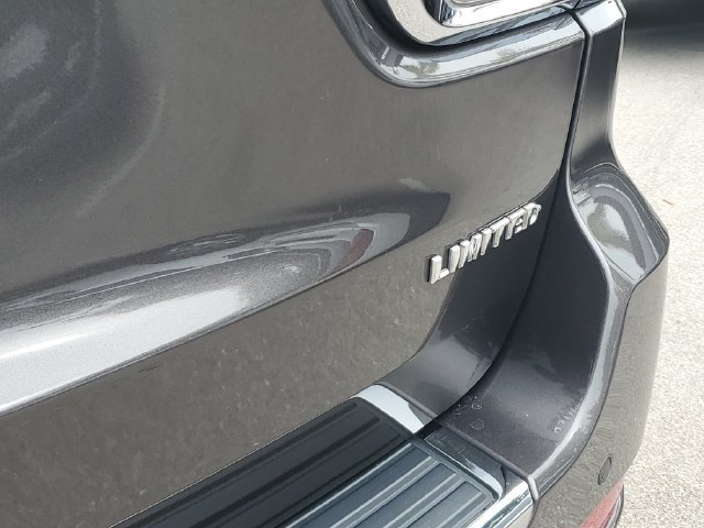 Used 2020 Jeep Grand Cherokee Limited w/ Luxury Group II RWD image 29