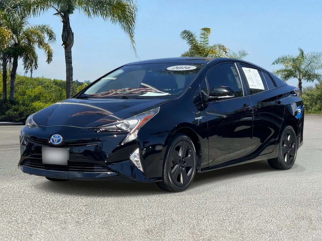 Used 2016 Toyota Prius Three Touring w/ Preferred Accessory Package FWD image 2