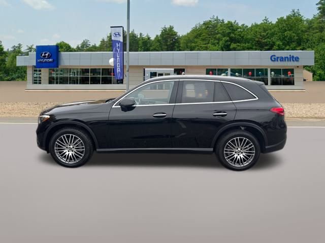 Used 2024 Mercedes-Benz GLC 300 4MATIC image 9