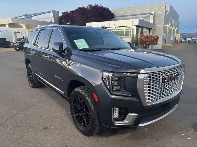 Used 2021 GMC Yukon Denali w/ Denali Premium Package image 3
