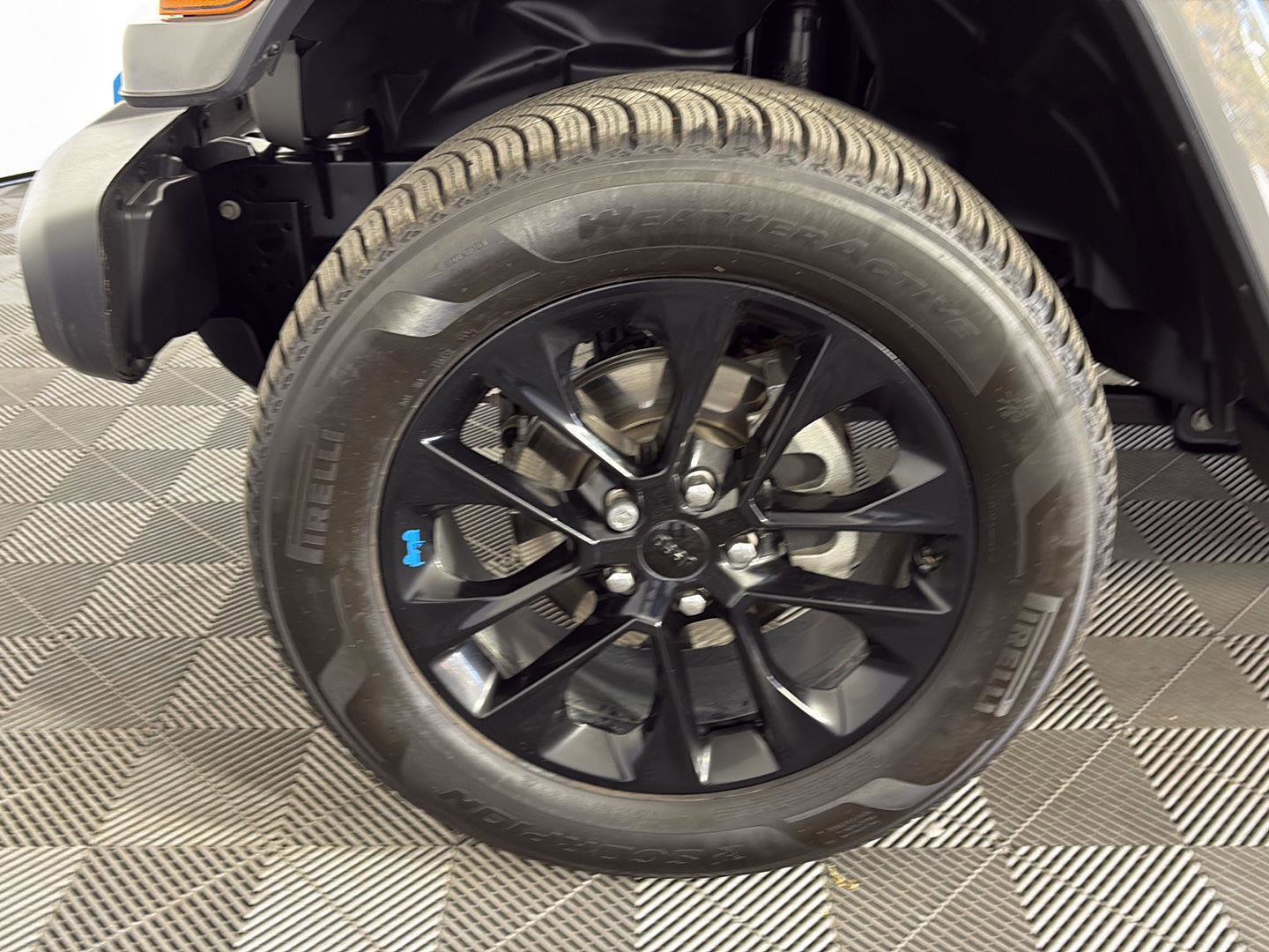 Used 2023 Jeep Wrangler Sahara w/ Cold Weather Group image 17