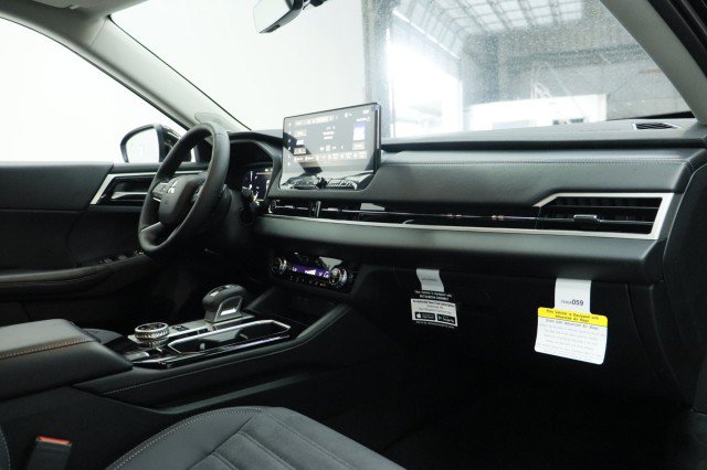 New 2026 Mitsubishi Outlander SE AWD/4WD image 16