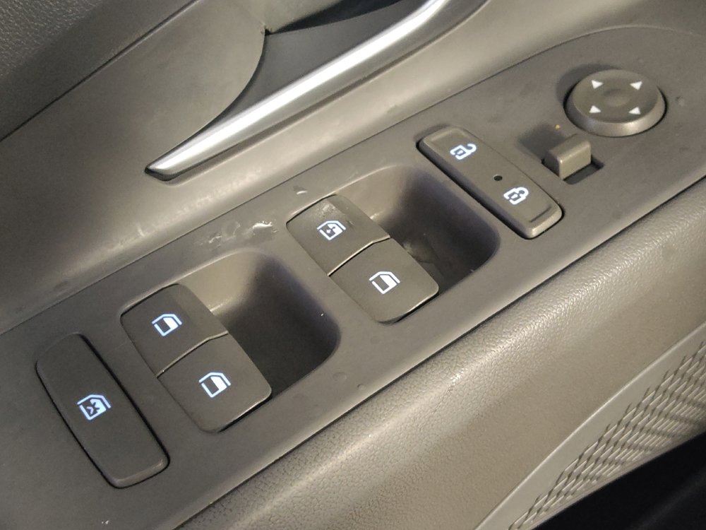Used 2023 Hyundai Elantra SEL FWD image 27