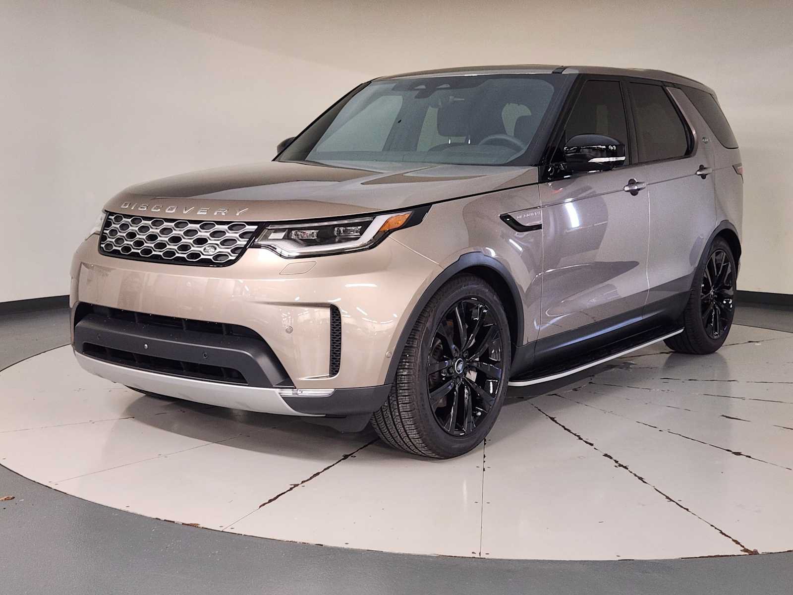 Used 2026 Land Rover Discovery S AWD/4WD image 1