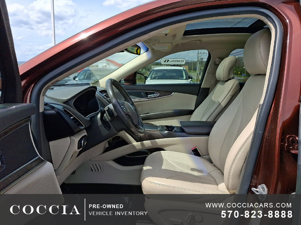 Used 2016 Lincoln MKX Reserve w/ Climate Package AWD/4WD image 13