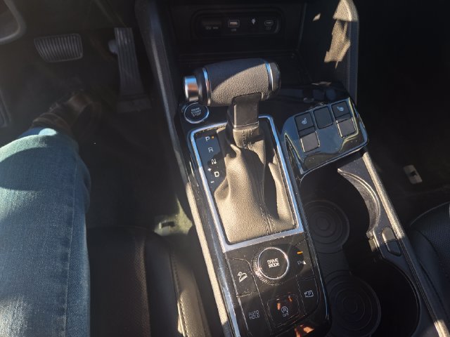 Used 2025 Kia Sportage EX FWD image 11