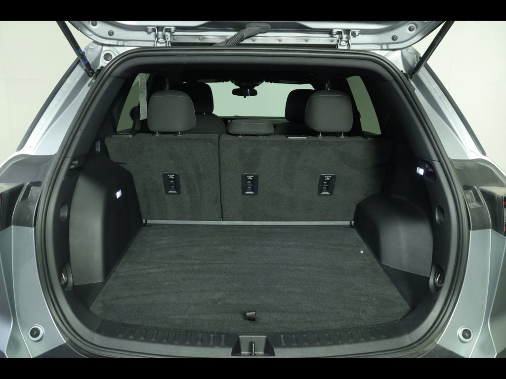 Used 2025 Chevrolet Equinox LT image 11