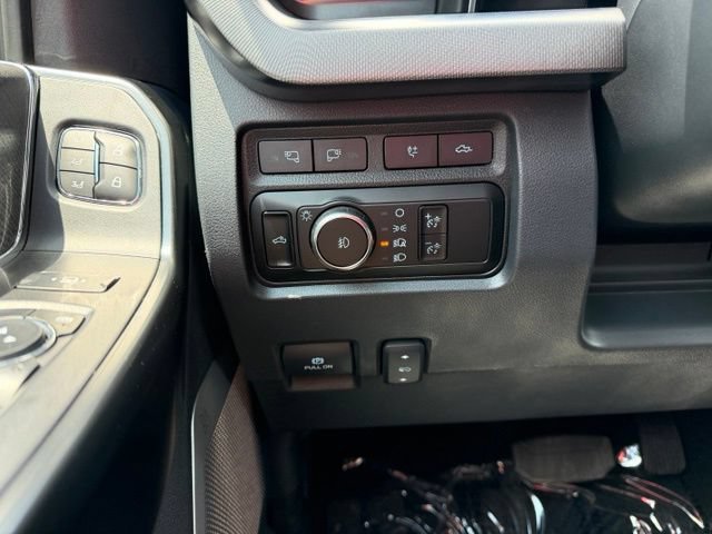Used 2023 Ford F450 Platinum w/ FX4 Off-Road Package AWD/4WD image 14