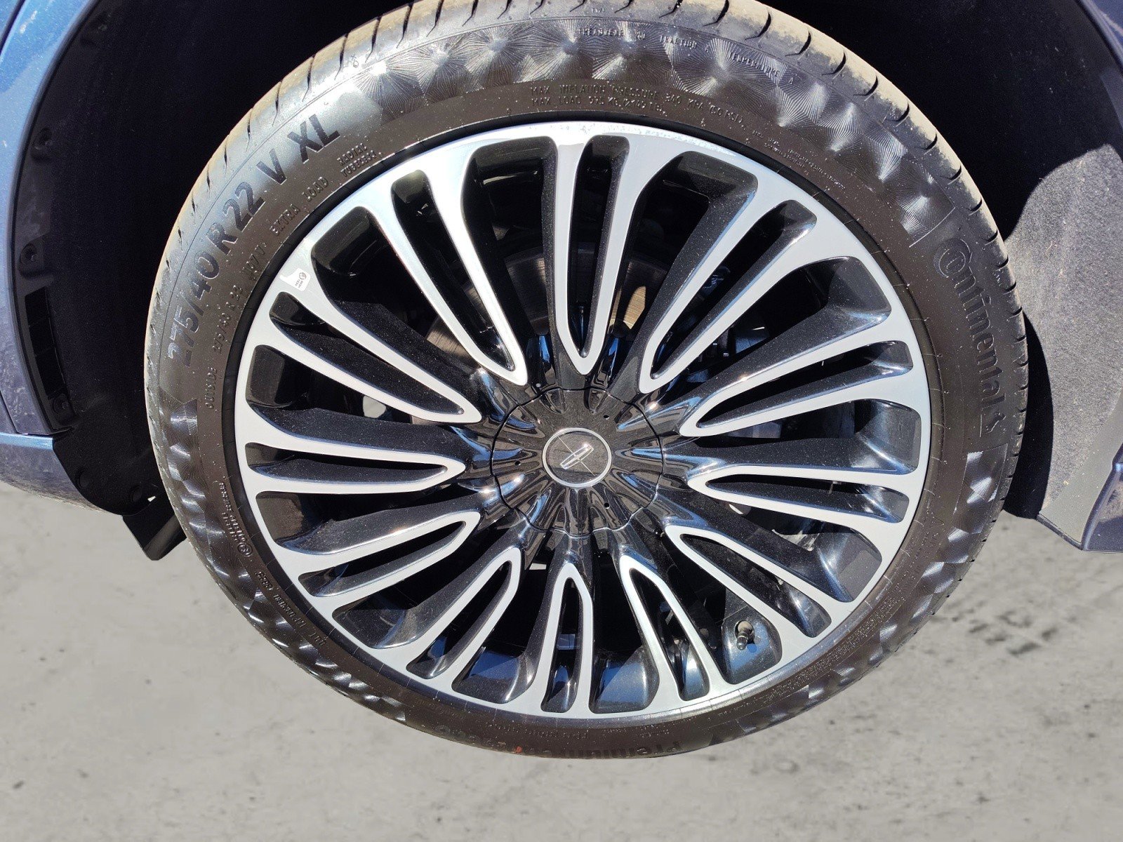 Used 2023 Lincoln Aviator Black Label w/ Class IV Trailer Tow Package image 10