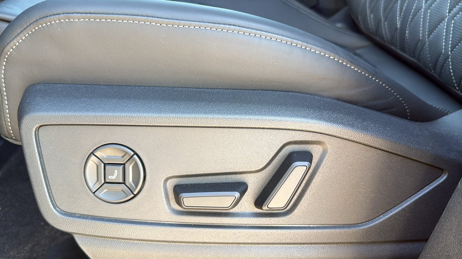 New 2026 Audi SQ5 Premium Plus AWD/4WD image 11