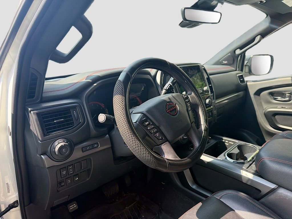 Used 2024 Nissan Titan PRO-4X w/ Pro-4x Convenience Package image 5