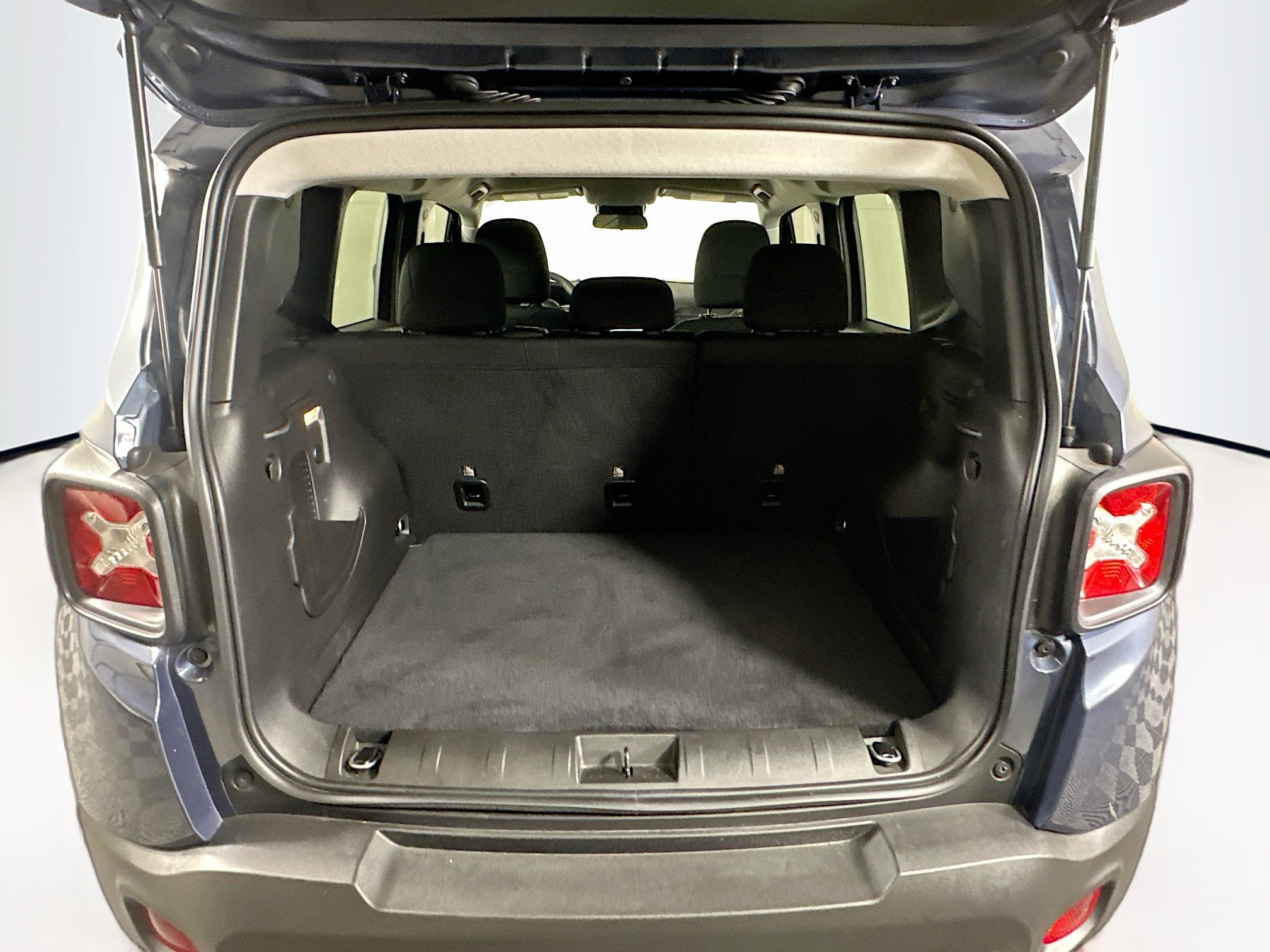 Used 2023 Jeep Renegade Latitude image 28