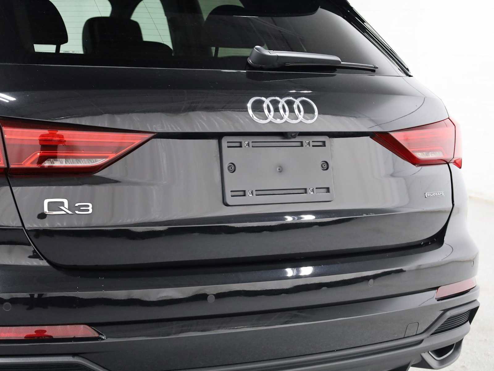 Certified 2025 Audi Q3 2.0T Premium w/ Convenience Package AWD/4WD image 8