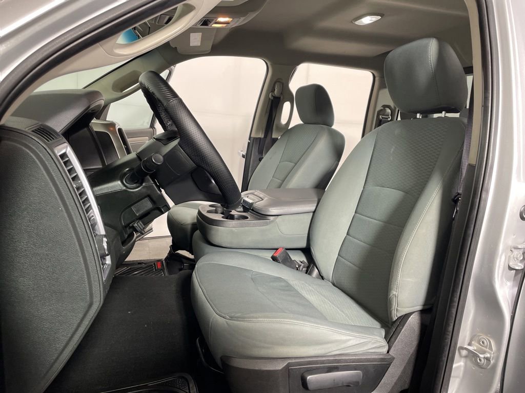 Used 2018 RAM 1500 Classic SLT AWD/4WD image 11