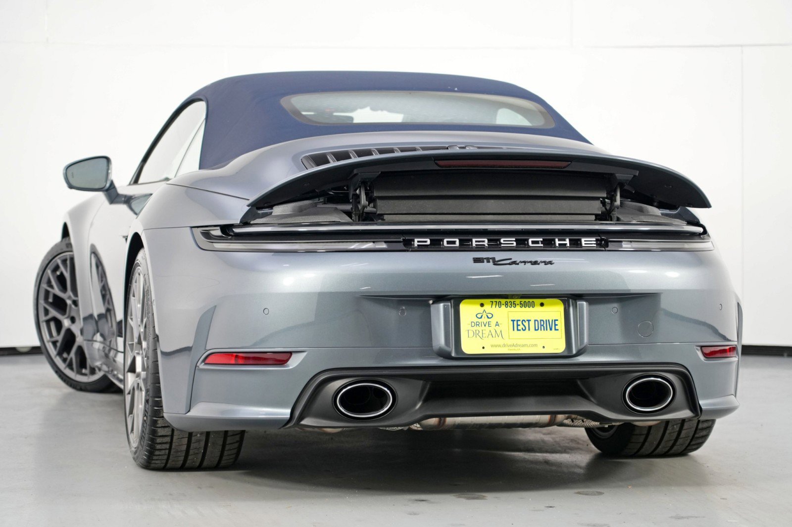 Used 2025 Porsche 911 Carrera image 6