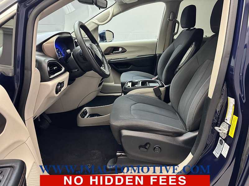 Used 2018 Chrysler Pacifica Touring Plus FWD image 12