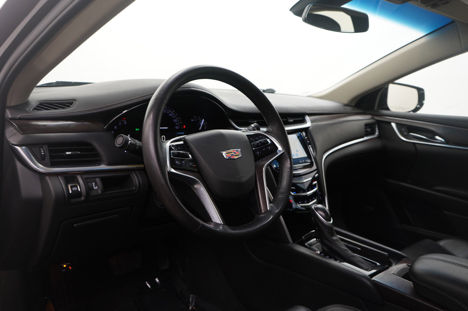Used 2019 Cadillac XTS Luxury image 16