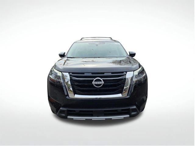 Used 2024 Nissan Pathfinder Platinum w/ Cargo Package image 3