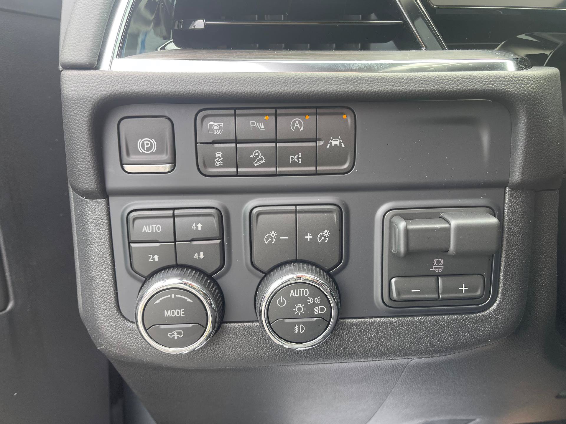New 2026 Chevrolet Tahoe Z71 w/ Z71 Off-Road Package AWD/4WD image 23