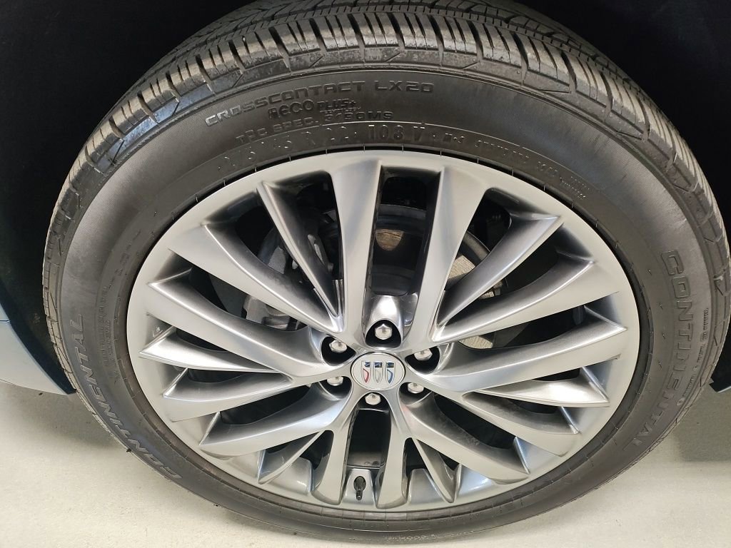 Certified 2025 Buick Enclave Avenir w/ Trailering Package, 5000 lbs. image 20
