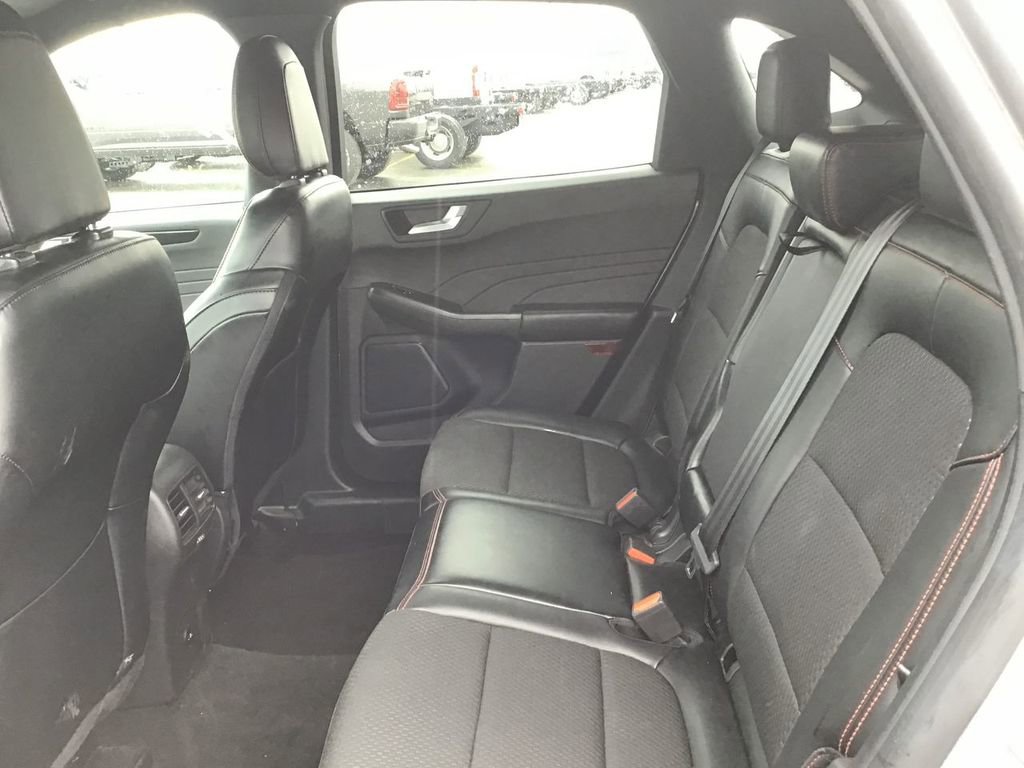 Used 2024 Ford Escape ST-Line image 17