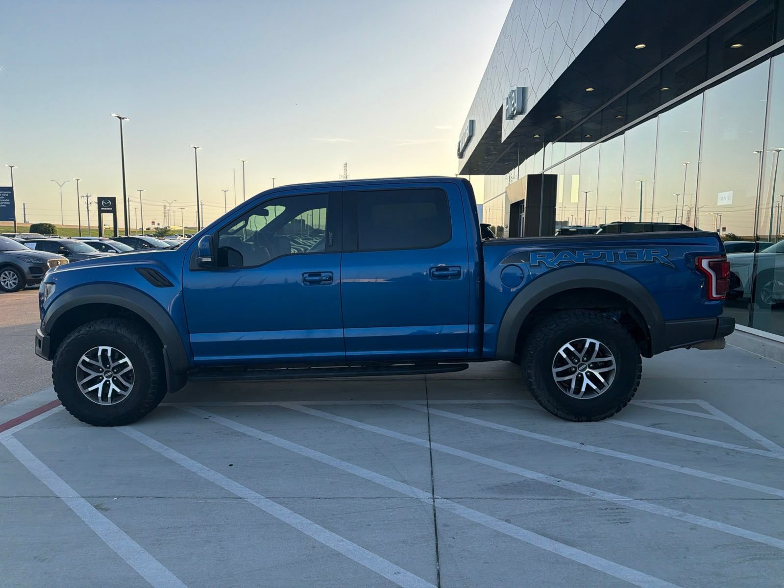 Used 2018 Ford F150 Raptor w/ Equipment Group 802A Luxury AWD/4WD image 8