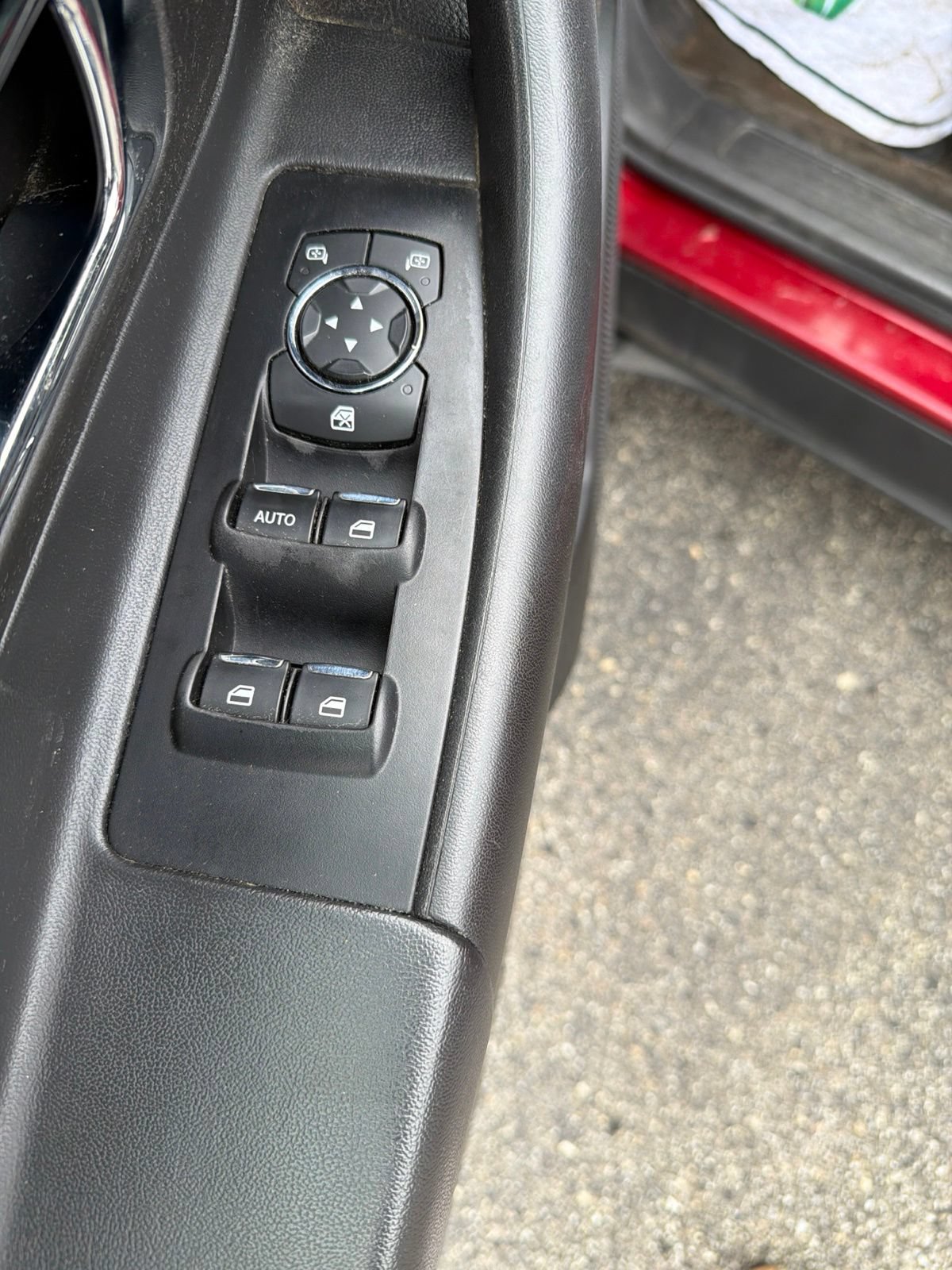 Used 2013 Ford Taurus SEL FWD image 9