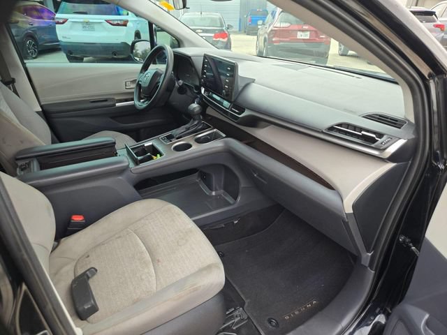 Used 2022 Toyota Sienna LE FWD image 25
