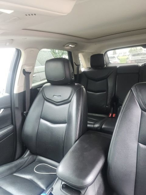 Used 2018 Cadillac XT5 Luxury w/ Driver Awareness Package AWD/4WD image 17