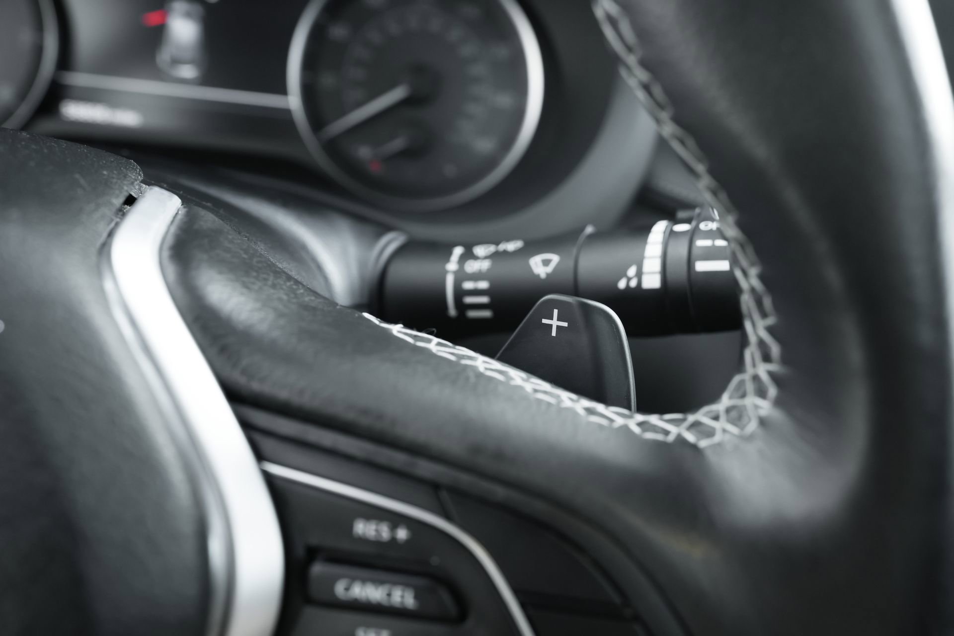 Used 2019 INFINITI QX50 Luxe w/ Navigation Package image 17