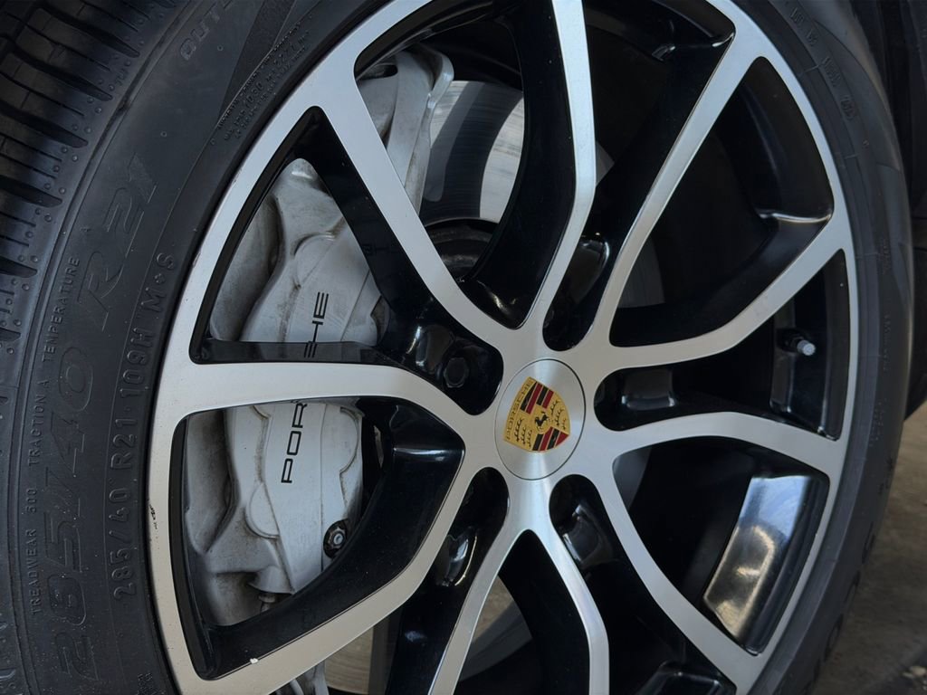 Used 2019 Porsche Cayenne Turbo AWD/4WD image 20