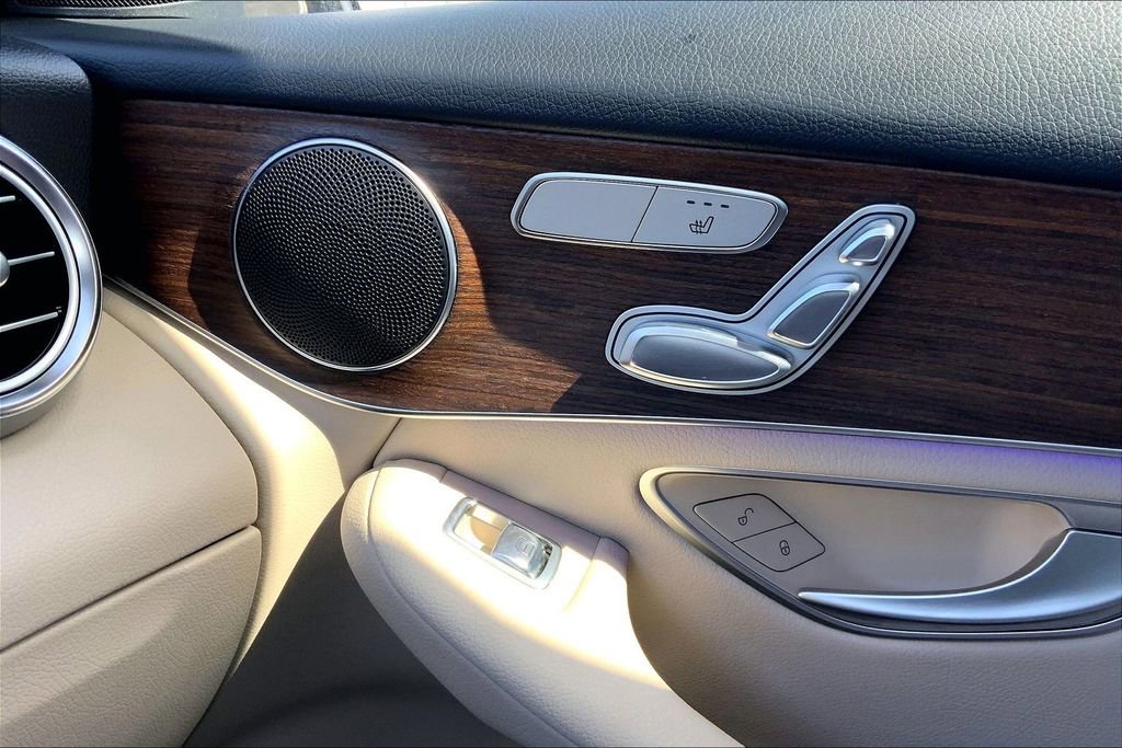 Used 2023 Mercedes-Benz GLC 300 4MATIC Coupe image 34