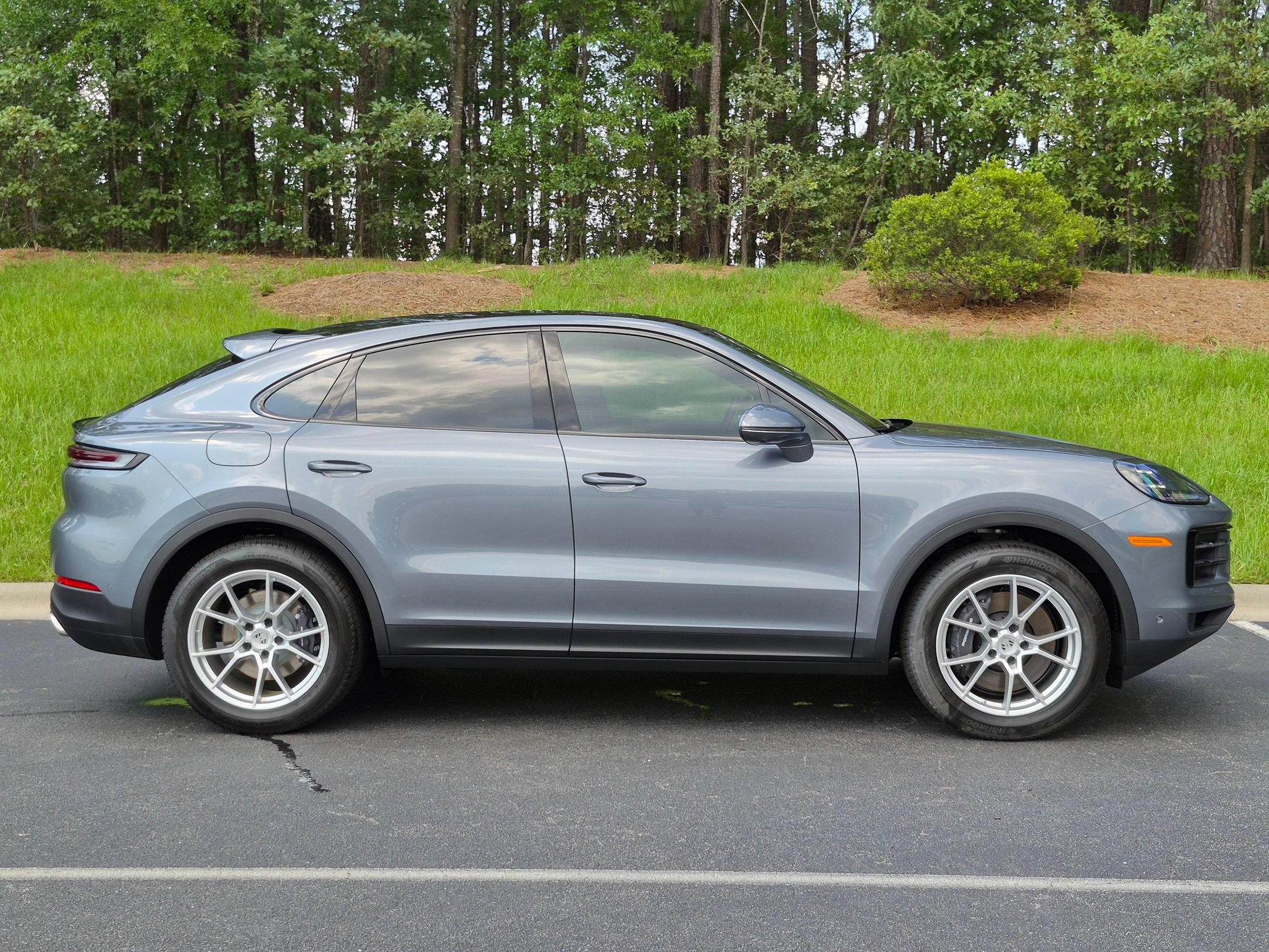 New 2026 Porsche Cayenne Coupe AWD/4WD image 32