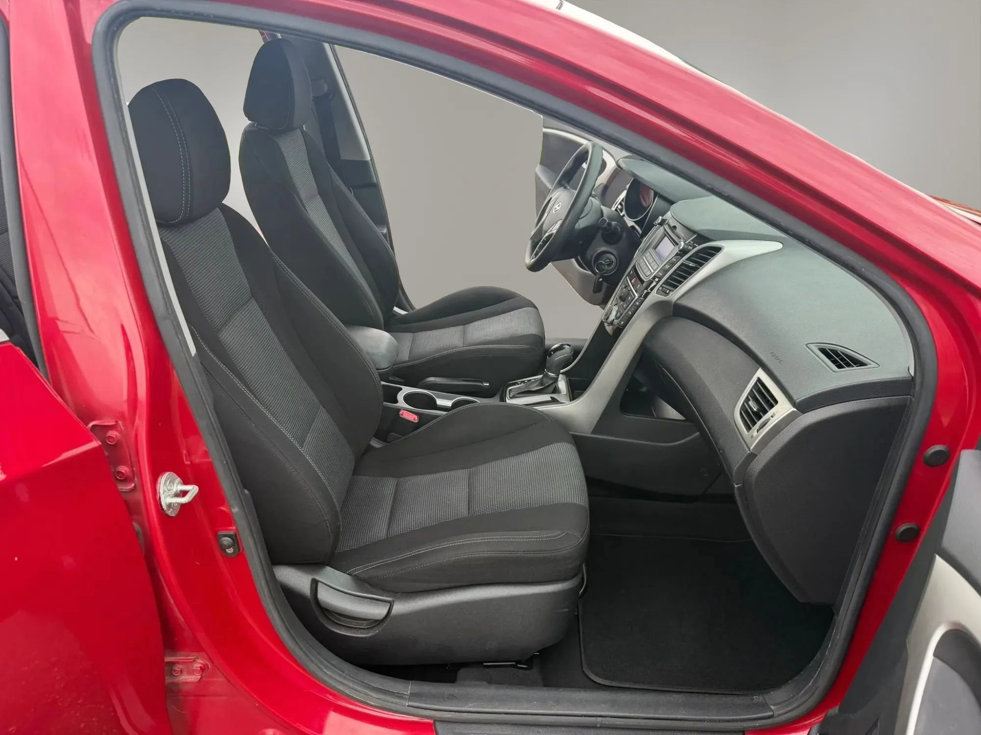 Used 2014 Hyundai Elantra GT FWD image 16
