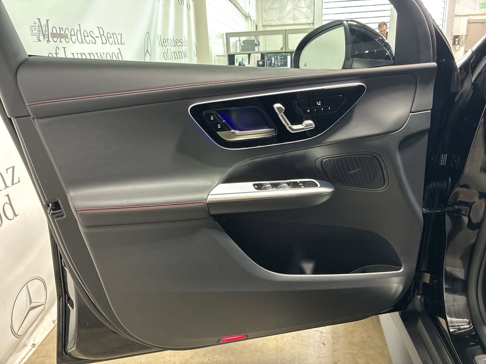 New 2026 Mercedes-Benz GLC 43 AMG 4MATIC image 9