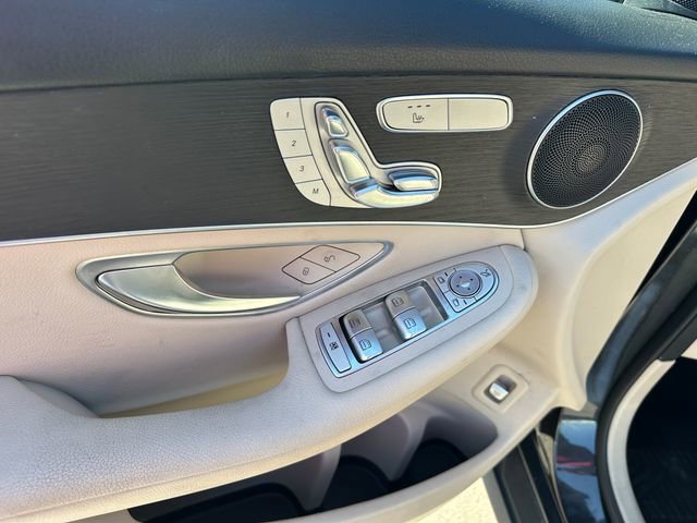 Used 2021 Mercedes-Benz GLC 300 4MATIC w/ Driver Assistance Package image 22