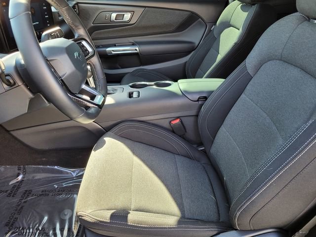 Used 2025 Ford Mustang Coupe image 18