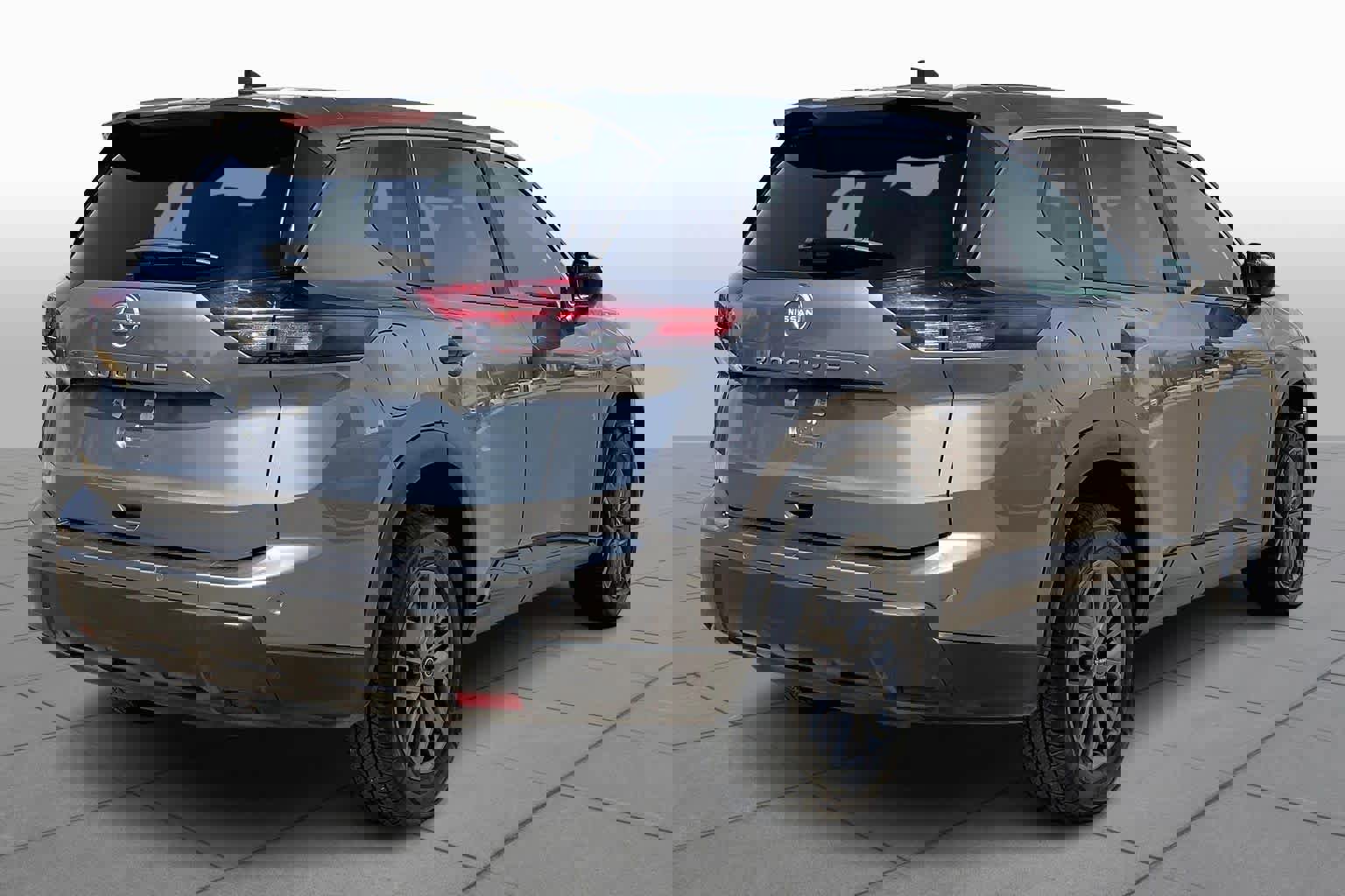 Used 2024 Nissan Rogue S image 13