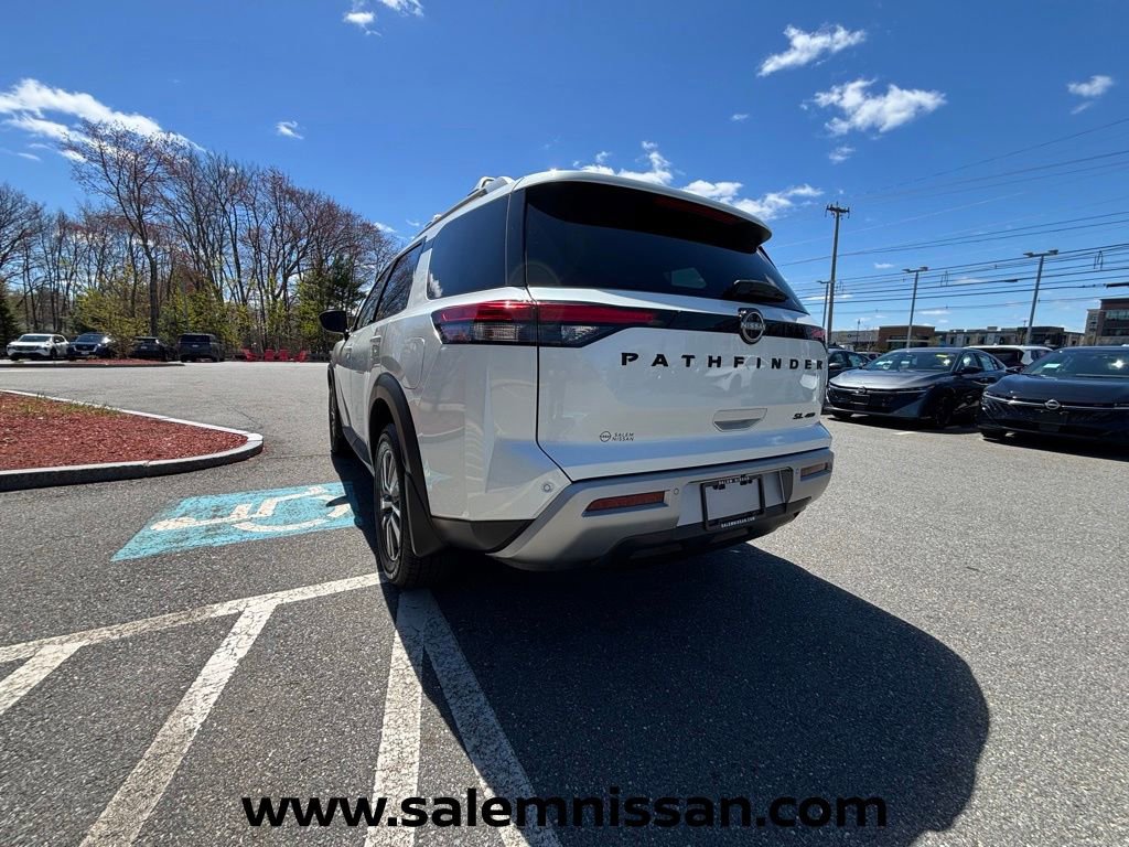 Certified 2023 Nissan Pathfinder SL w/ Black Appearance Package AWD/4WD image 16