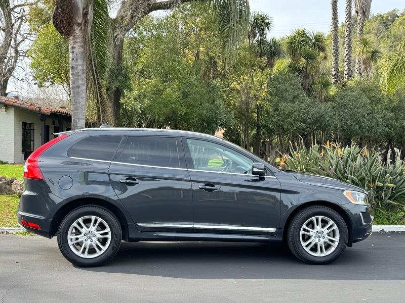 Used 2015 Volvo XC60 T5 Premier w/ Proximity Package FWD image 5