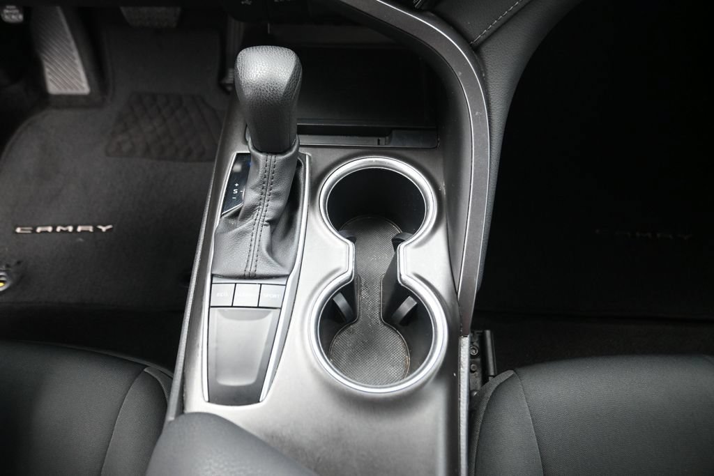 Used 2024 Toyota Camry LE w/ Convenience Package FWD image 9