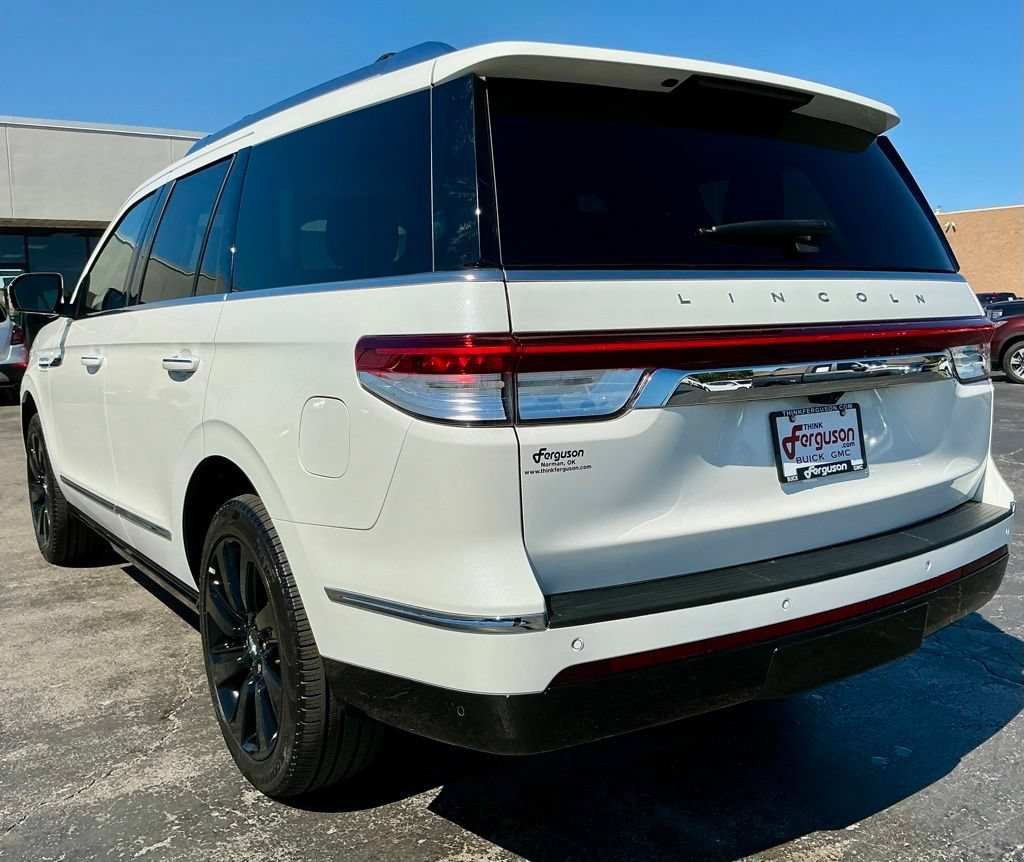 Used 2024 Lincoln Navigator Reserve w/ Monochromatic Package AWD/4WD image 13