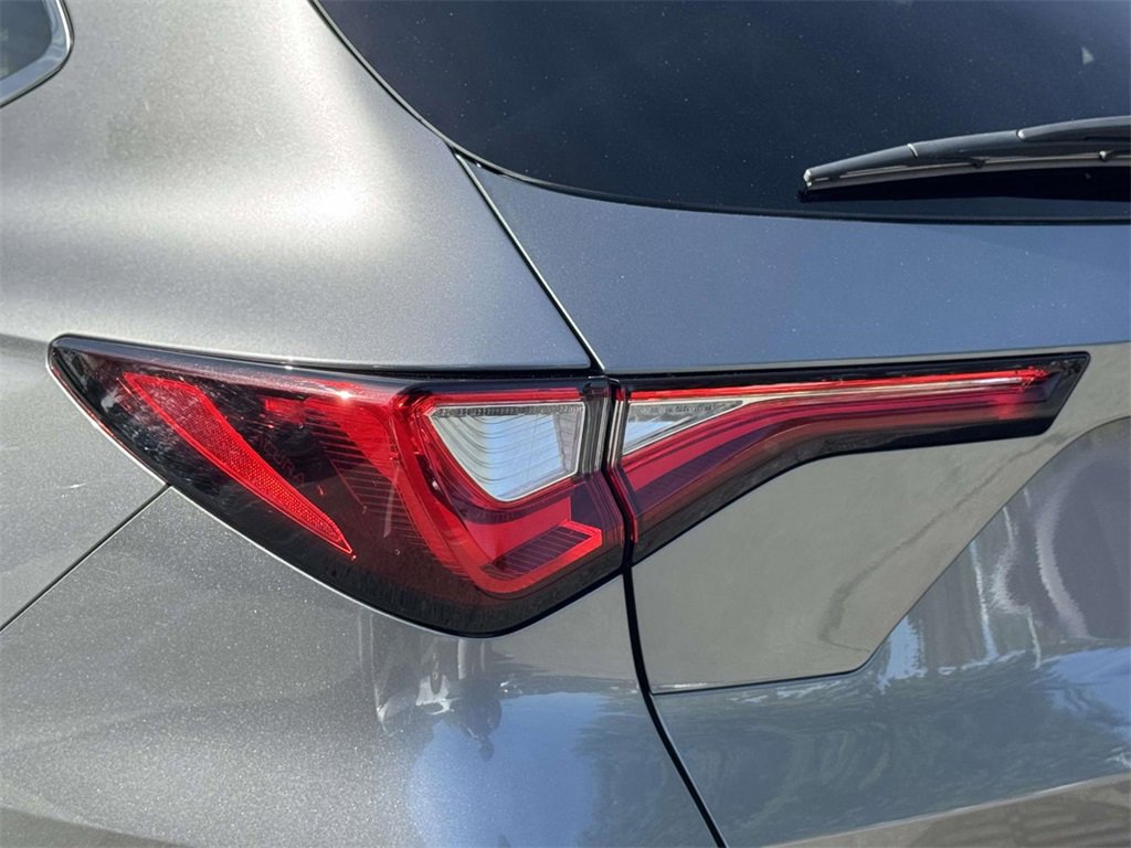 Certified 2023 Acura MDX SH-AWD w/ Technology Package image 9