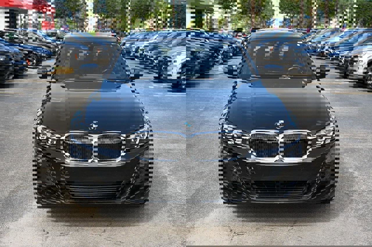 Used 2024 BMW 330i Sedan image 2