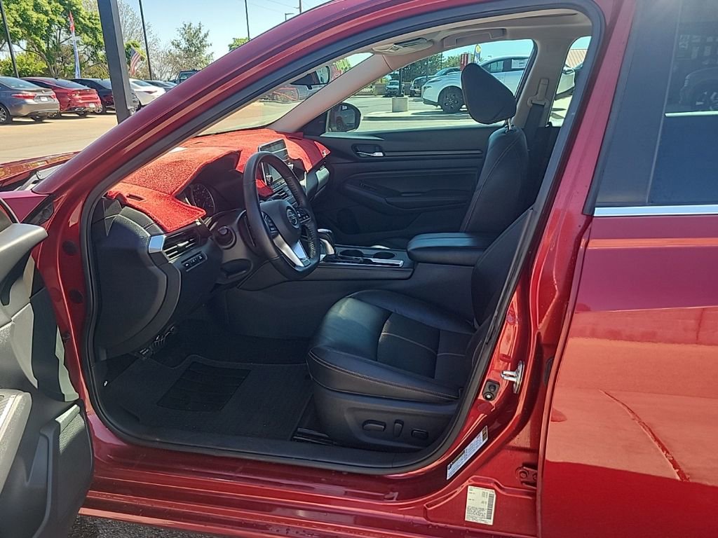 Used 2020 Nissan Altima 2.5 SR w/ Premium Package image 10