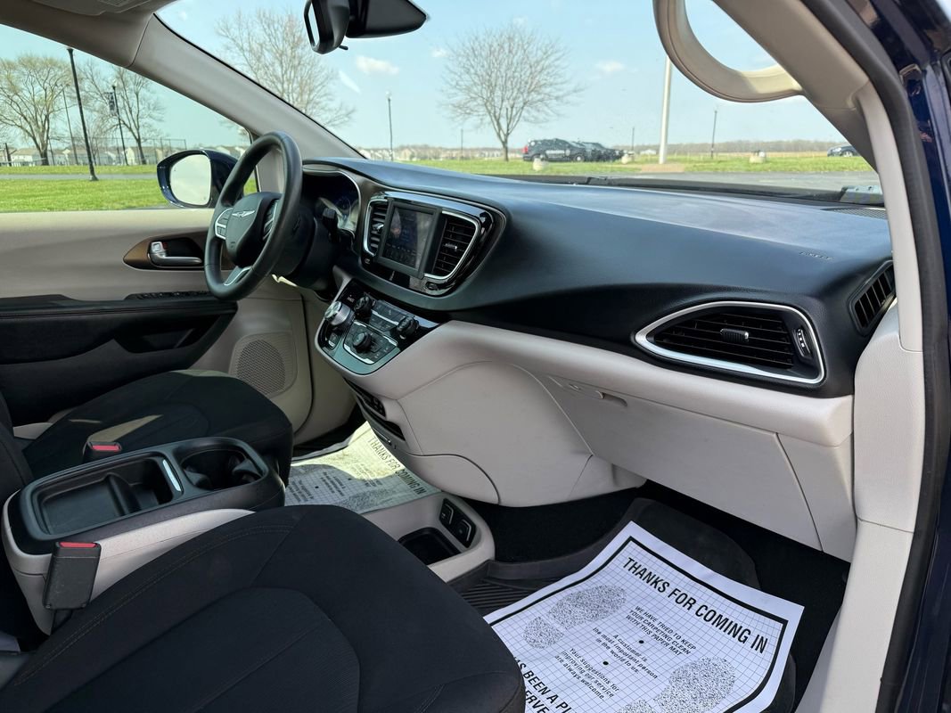 Used 2018 Chrysler Pacifica Touring Plus w/ Tire & Wheel Group image 20