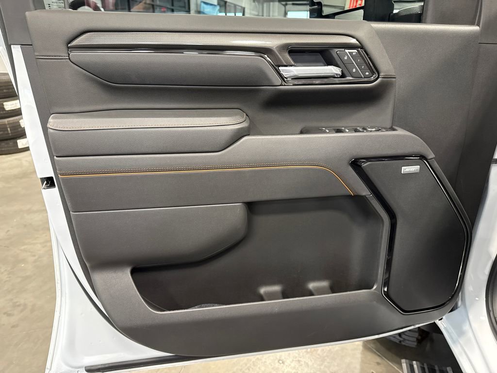 Used 2025 GMC Sierra 3500 AT4 w/ AT4 Premium Plus Package image 16