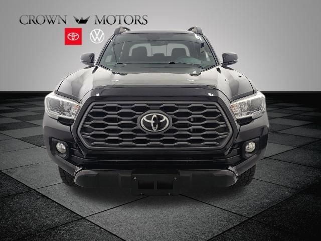 Used 2020 Toyota Tacoma TRD Off-Road w/ Technology Package AWD/4WD image 2